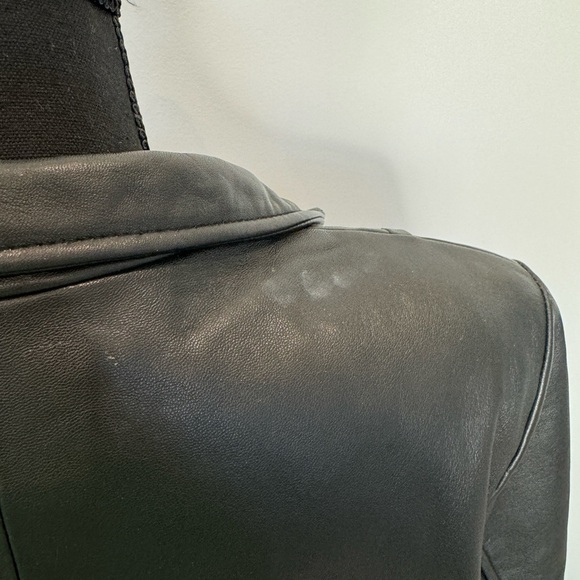 Covington Black Genuine Leather Jacket - Picture 8 of 8